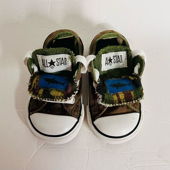 Converse Camo All Star Sneakers   Toddler Size 3 - Picture 1 of 4